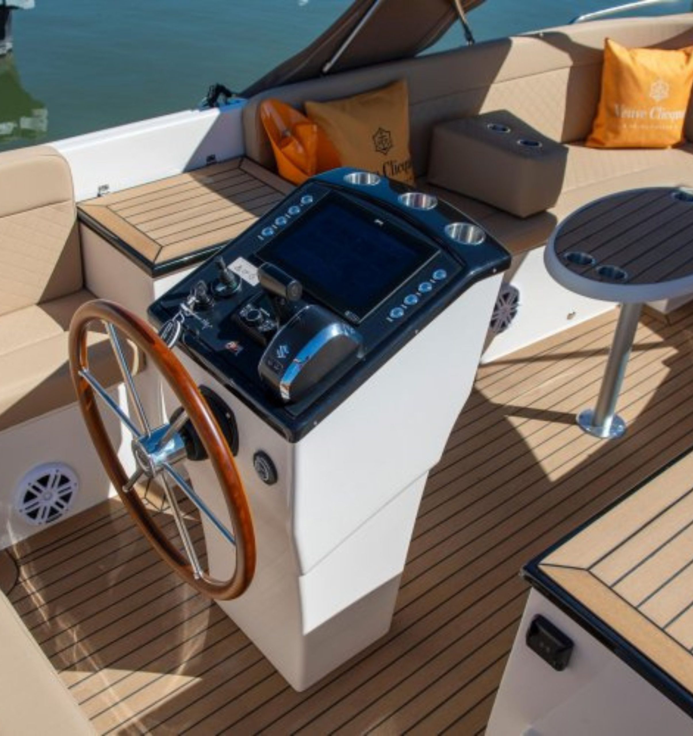 San-Boat interieur Lago Amore 733 - 3 San-Boat interieur 1